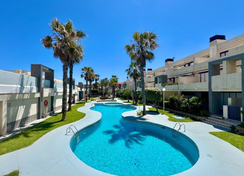 Reventa - apartment -
Torrevieja - La Mata