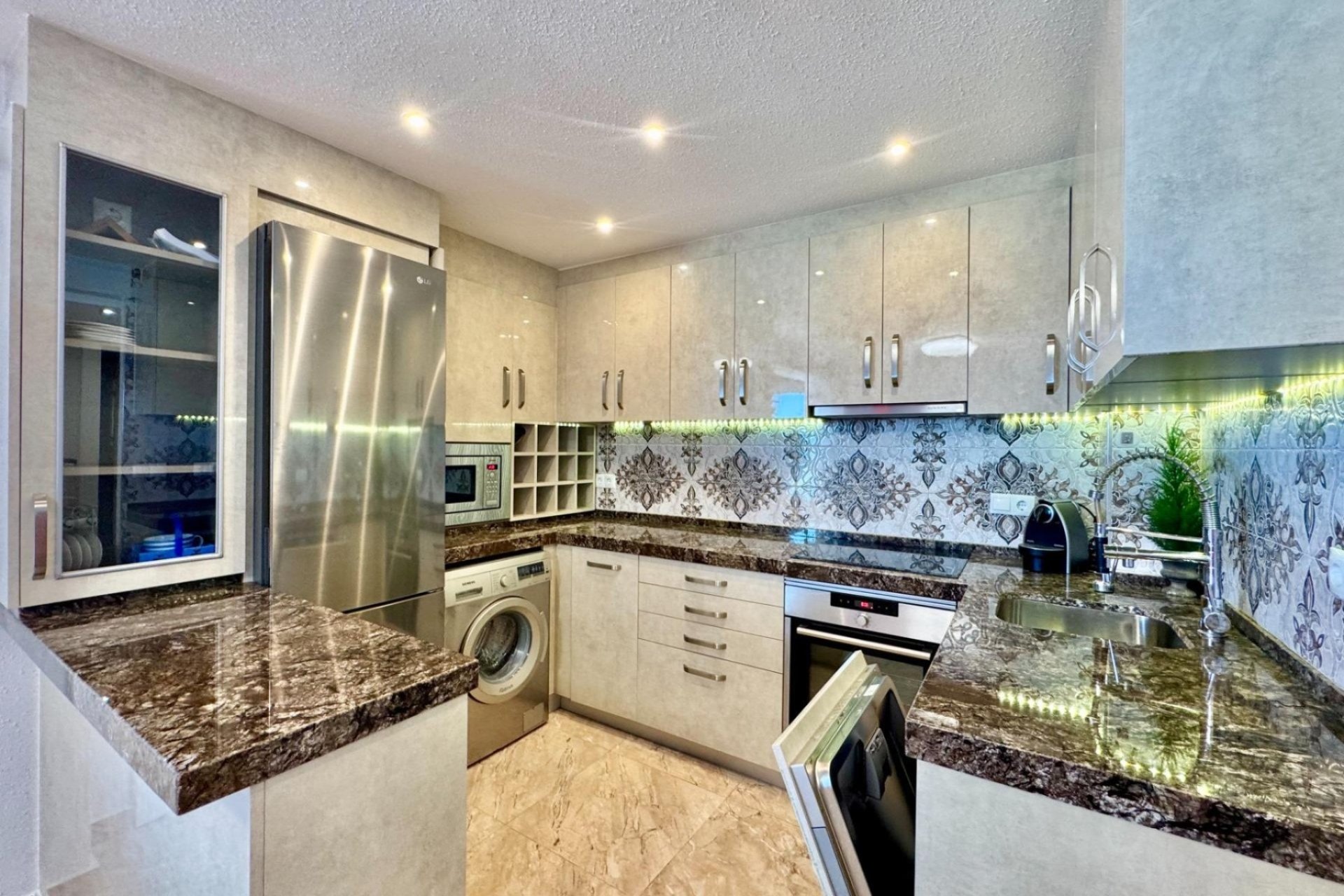 Reventa - apartment -
Torrevieja - La Mata