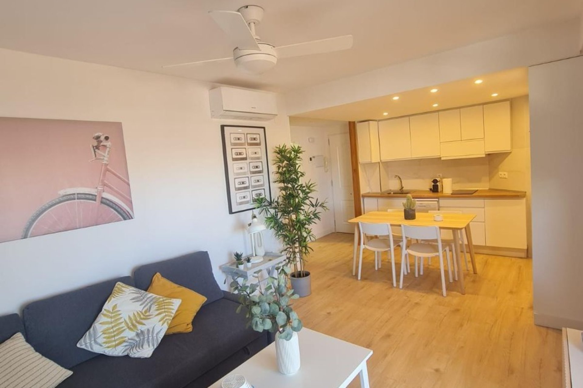 Reventa - apartment -
Torrevieja - La Mata
