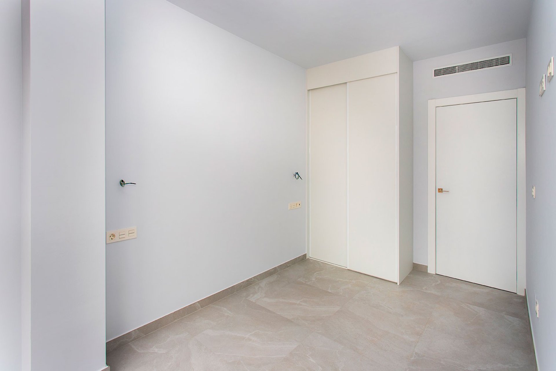 Reventa - apartment -
Torrevieja - Playa del Cura