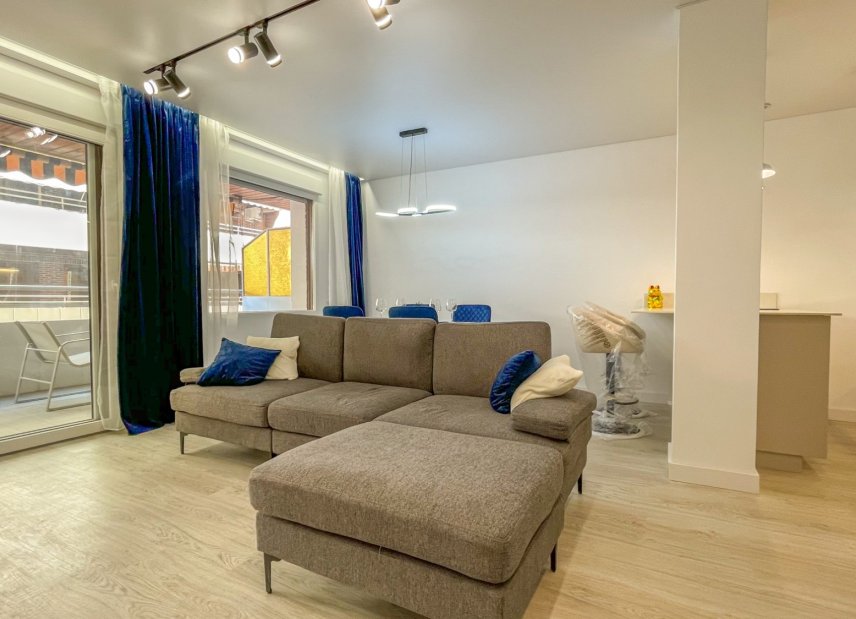 Reventa - apartment -
Torrevieja - Playa Los Naufragos