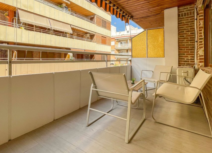 Reventa - apartment -
Torrevieja - Playa Los Naufragos