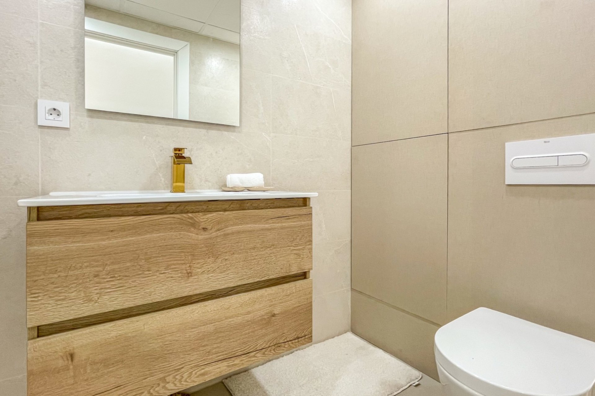 Reventa - apartment -
Torrevieja - Playa Los Naufragos