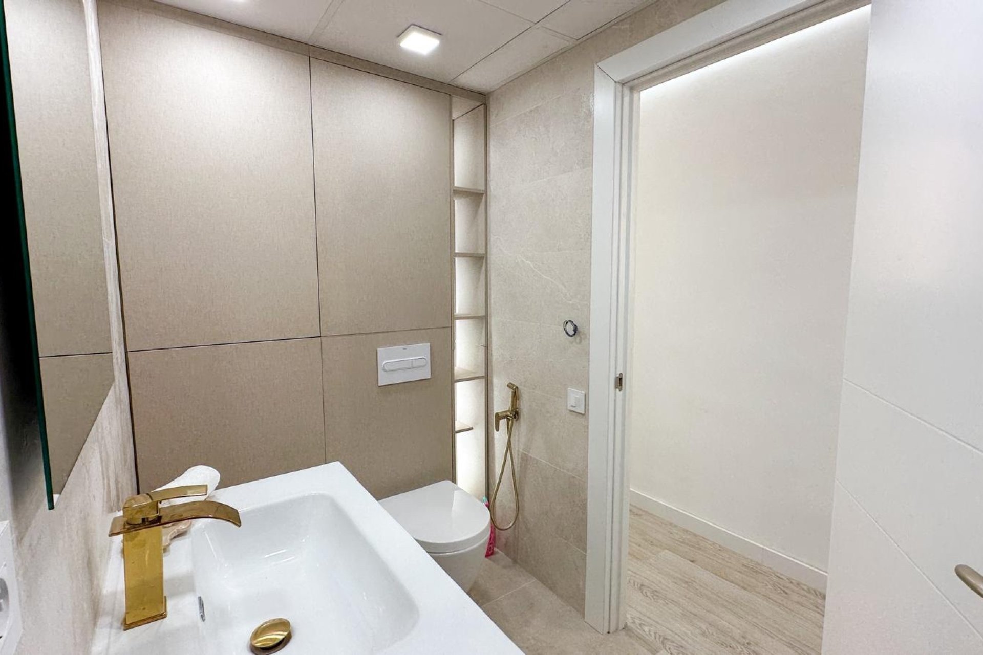 Reventa - apartment -
Torrevieja - Playa Los Naufragos