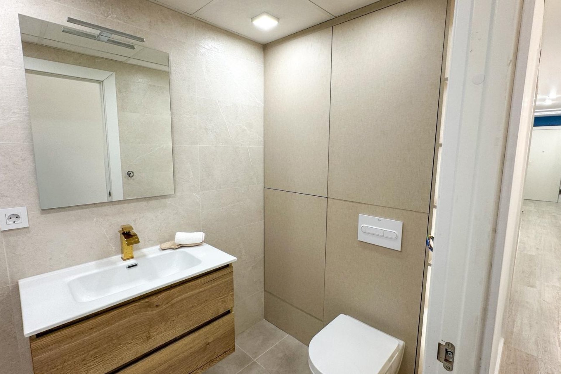 Reventa - apartment -
Torrevieja - Playa Los Naufragos