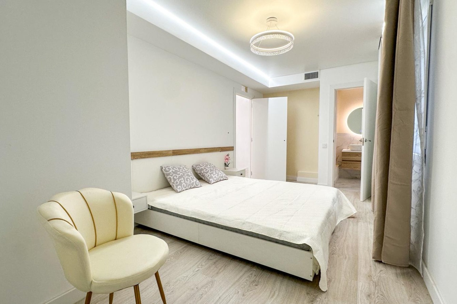 Reventa - apartment -
Torrevieja - Playa Los Naufragos