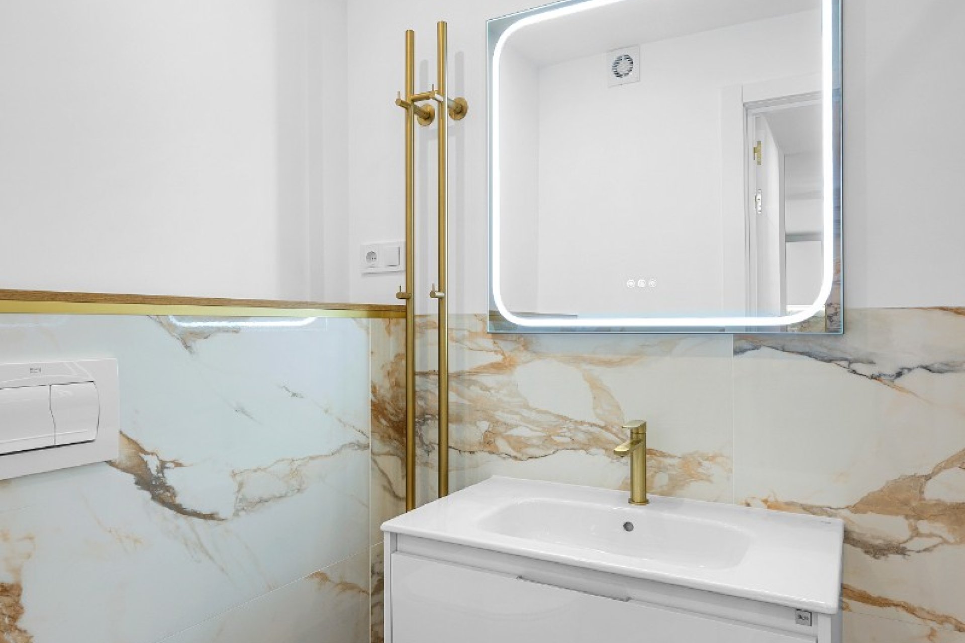 Reventa - apartment -
Torrevieja - Punta Prima