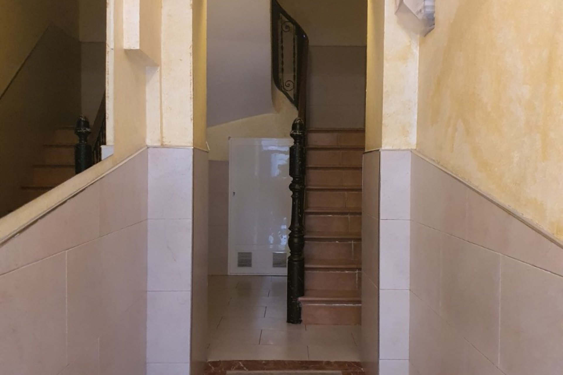 Reventa - Comercial -
Alicante - Casco antiguo
