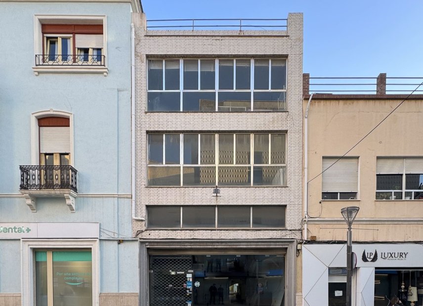 Reventa - Comercial -
Torrevieja - Center