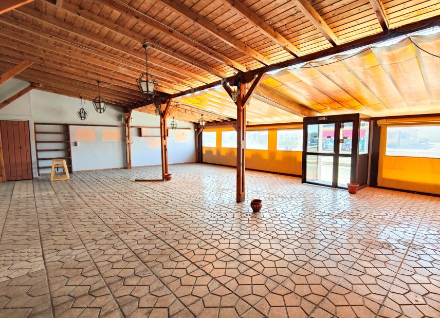 Reventa - Comercial -
Torrevieja - La Siesta