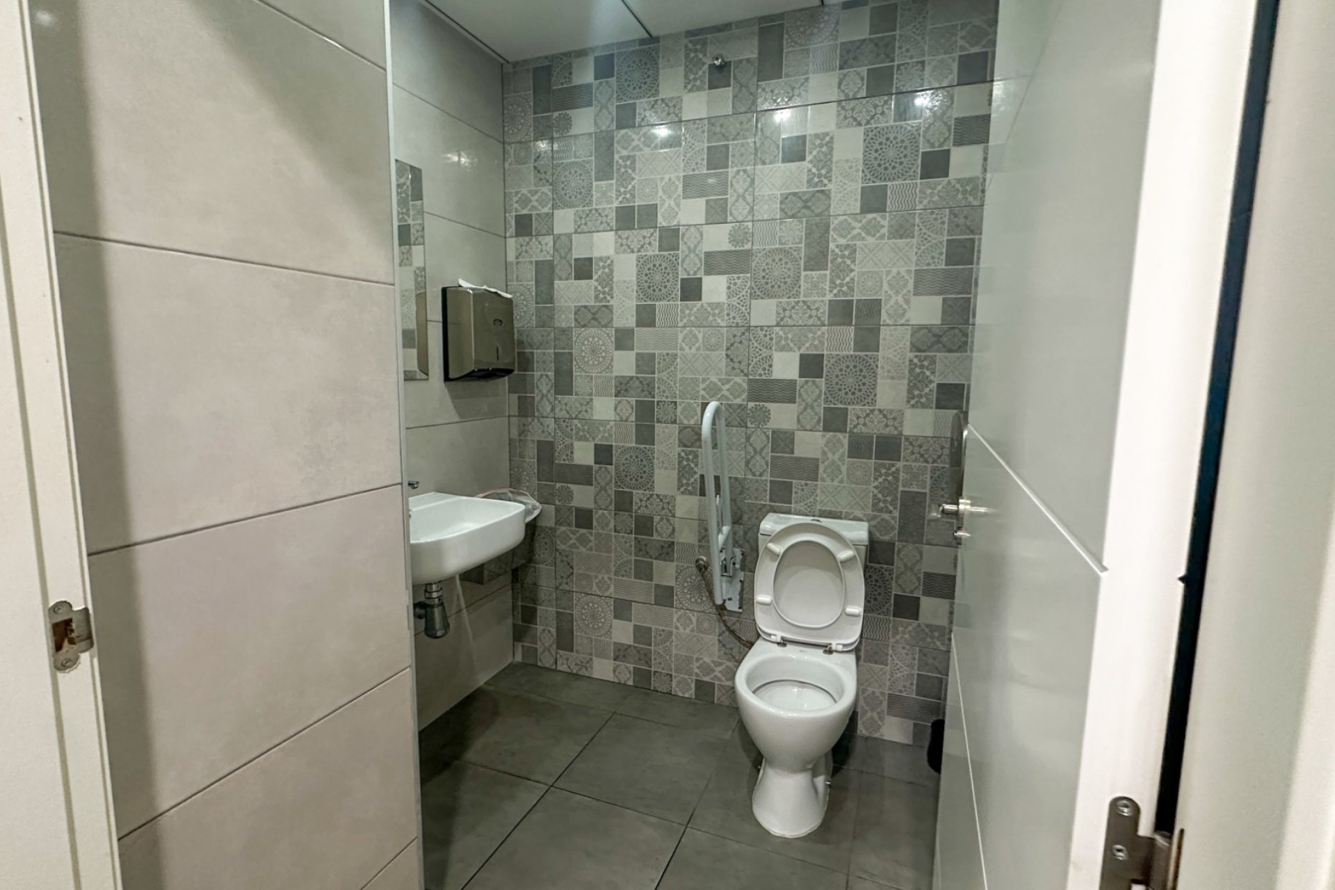Reventa - Comercial -
Torrevieja - Nueva Torrevieja