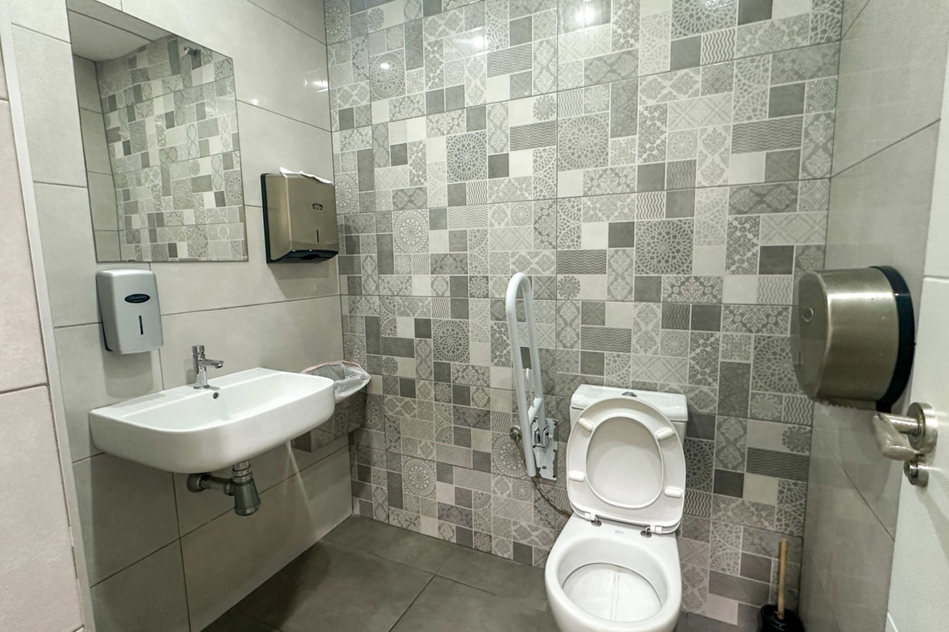 Reventa - Comercial -
Torrevieja - Nueva Torrevieja