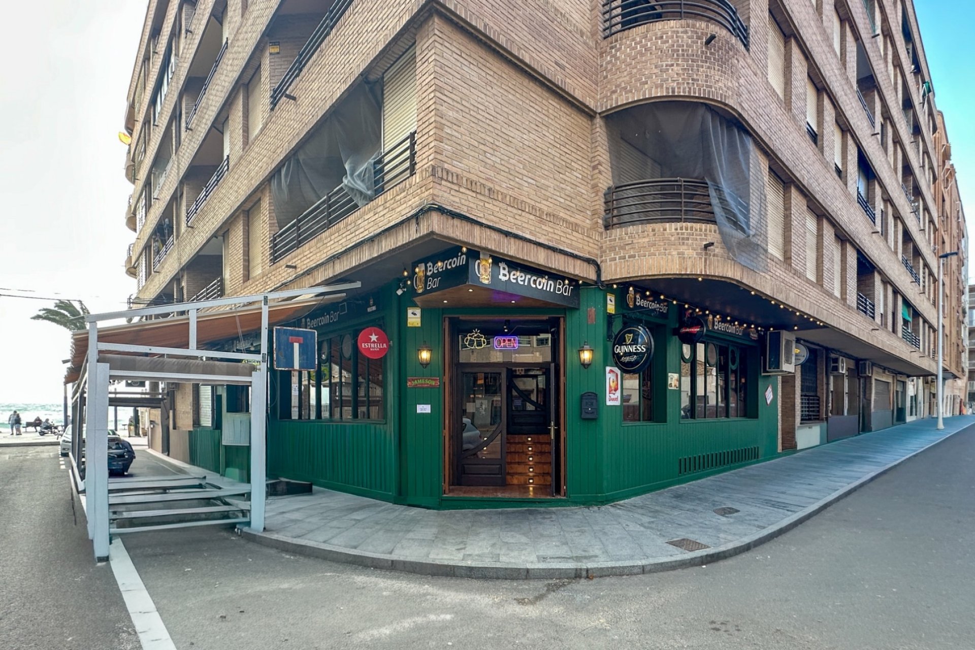 Reventa - Comercial -
Torrevieja - Playa del Cura