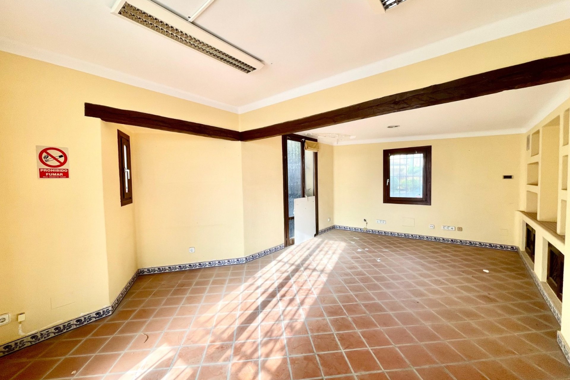 Reventa - Comercial -
Torrevieja - Playa Los Locos