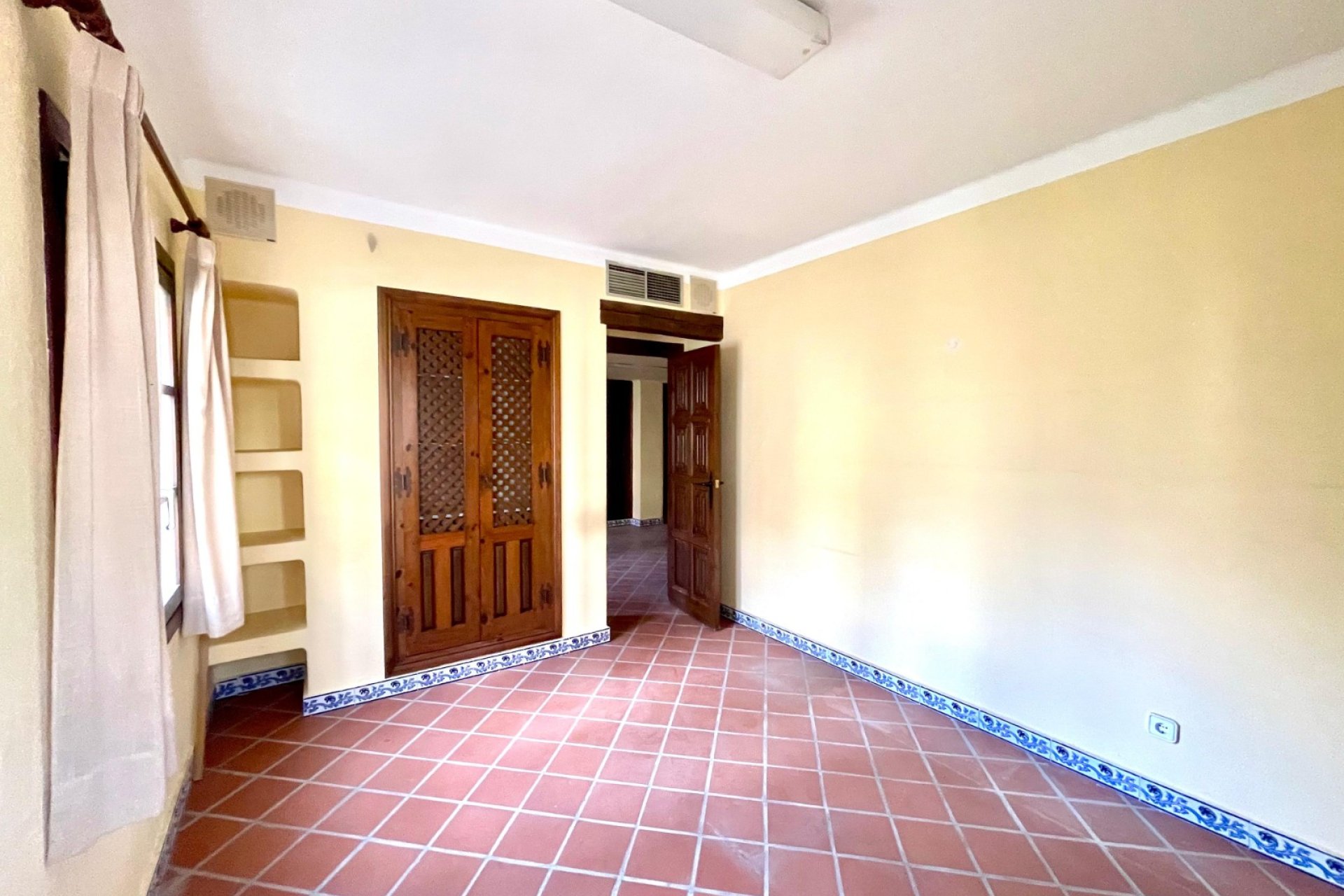 Reventa - Comercial -
Torrevieja - Playa Los Locos