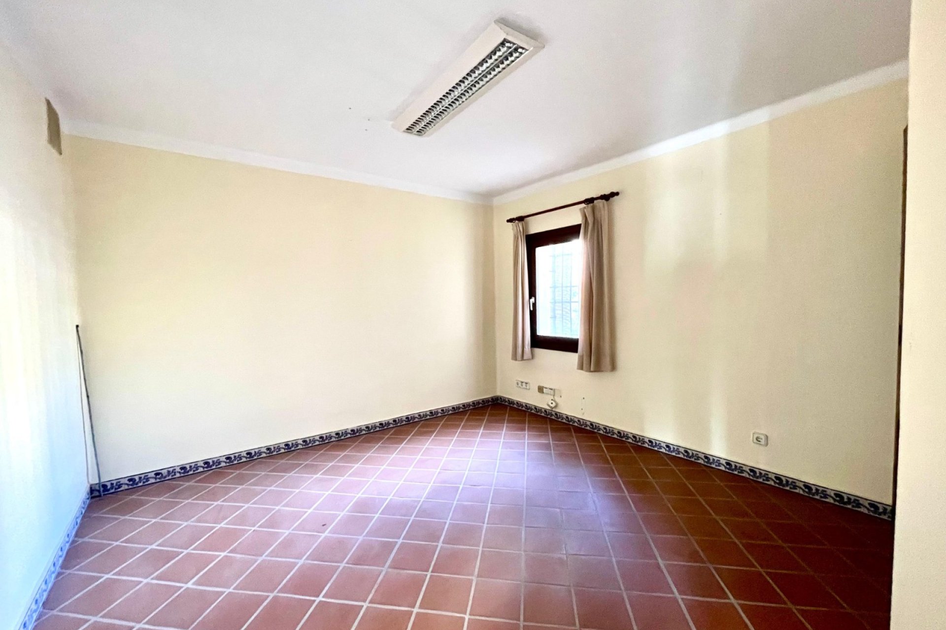 Reventa - Comercial -
Torrevieja - Playa Los Locos