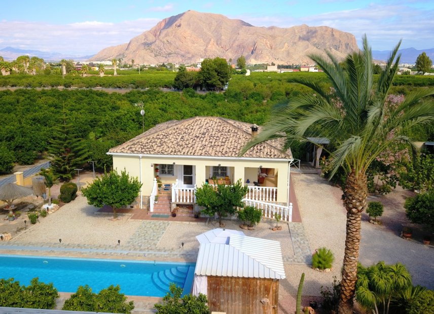 Reventa - Country House -
Orihuela - La Campaneta