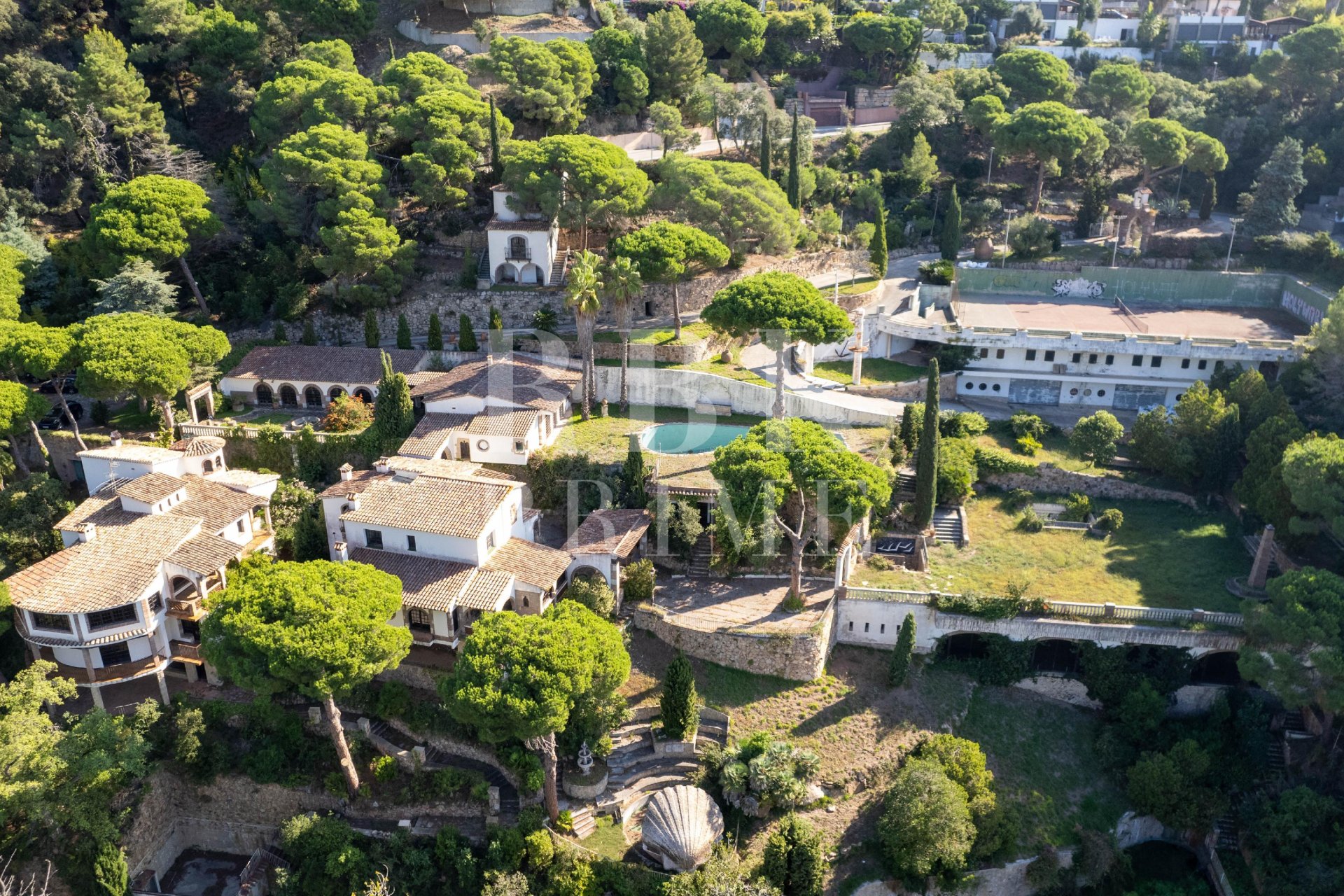 Reventa - Land -
Girona