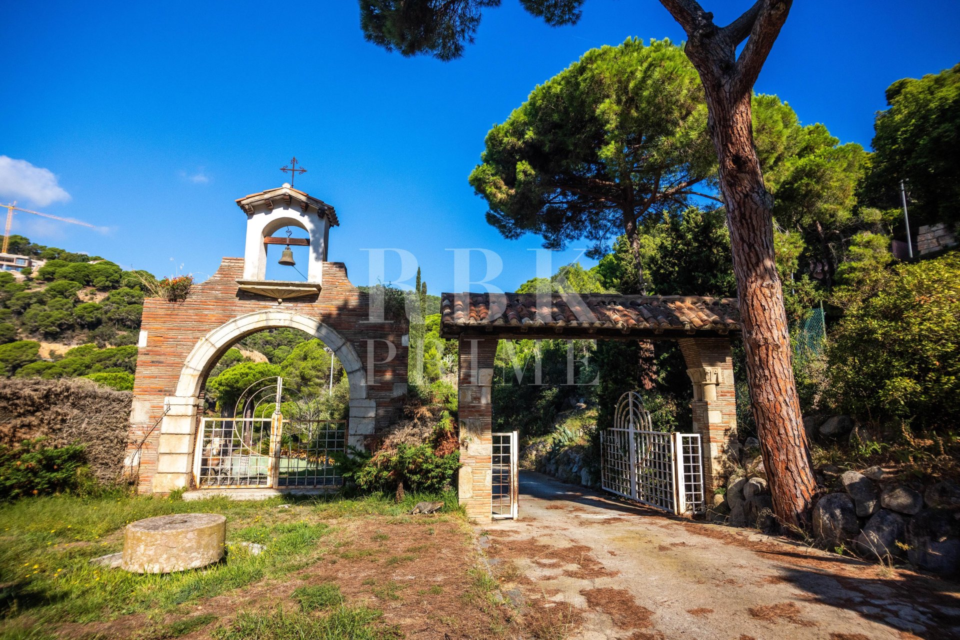Reventa - Land -
Girona