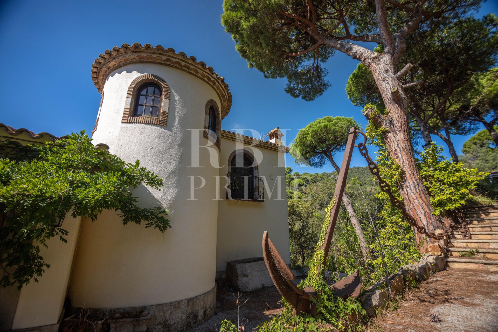 Reventa - Land -
Girona
