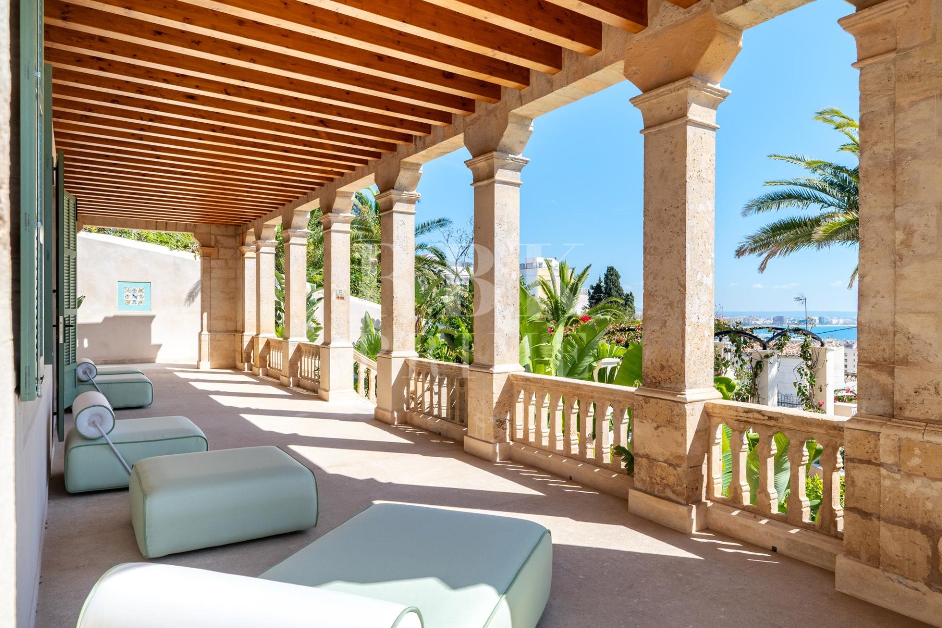 Reventa - Palace -
Palma - El Terreno