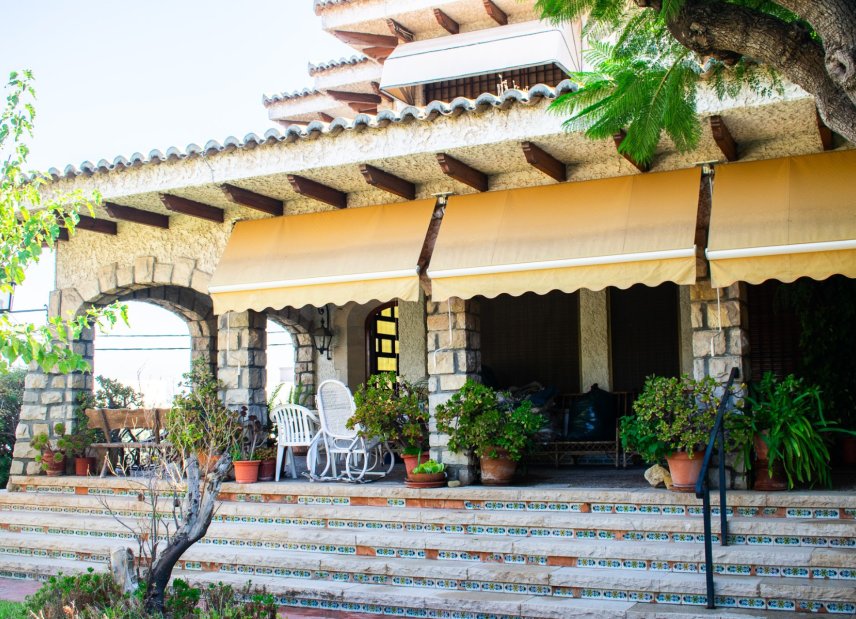 Reventa - Villa -
Alicante - Albufereta