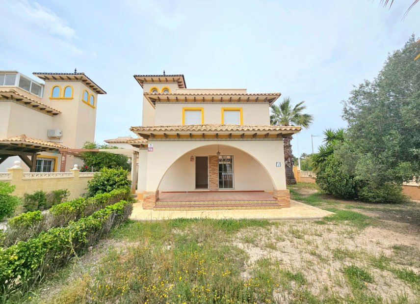 Reventa - Villa -
Elche - La Marina