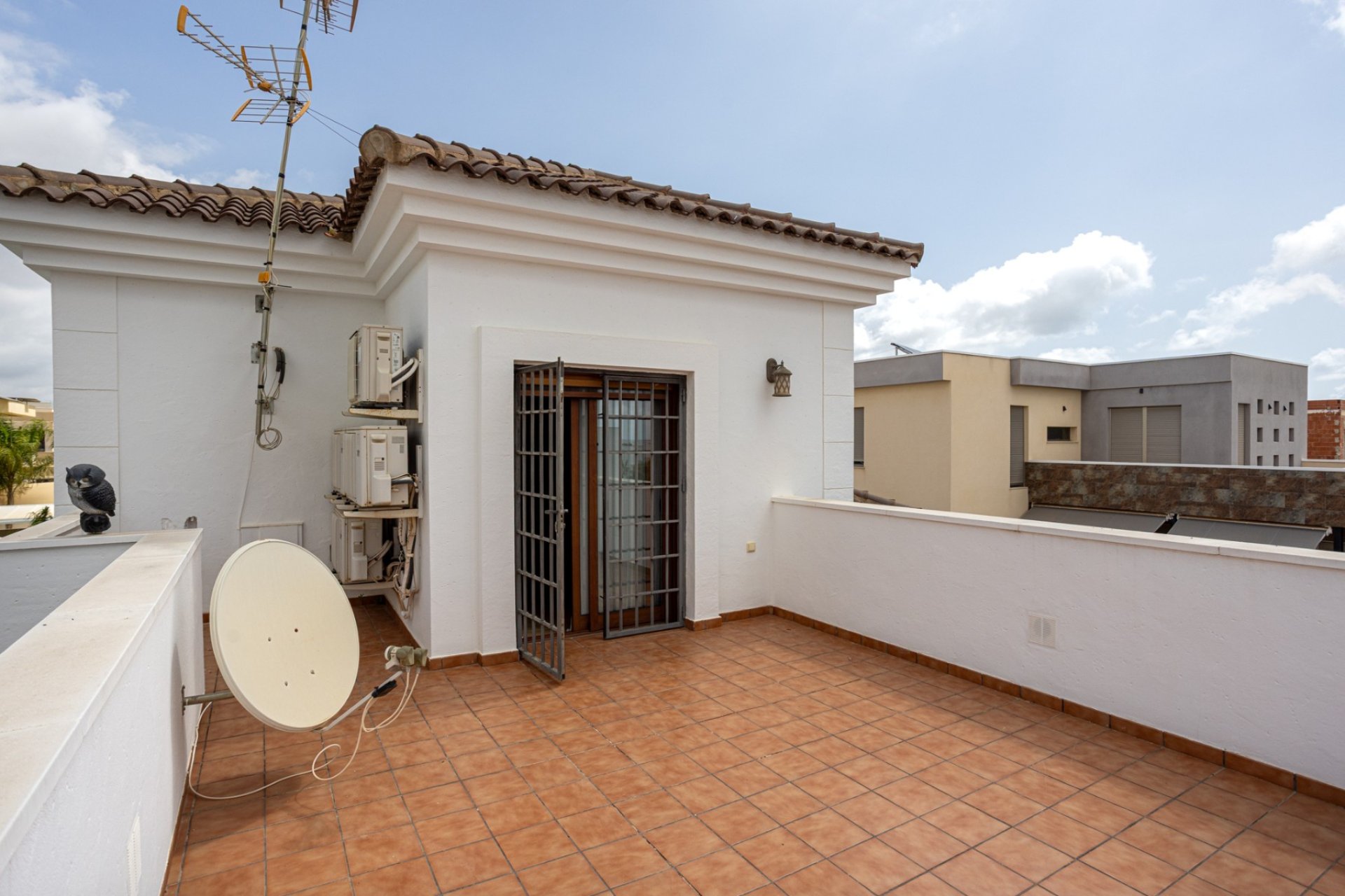 Reventa - Villa -
Los Montesinos - La Herrada