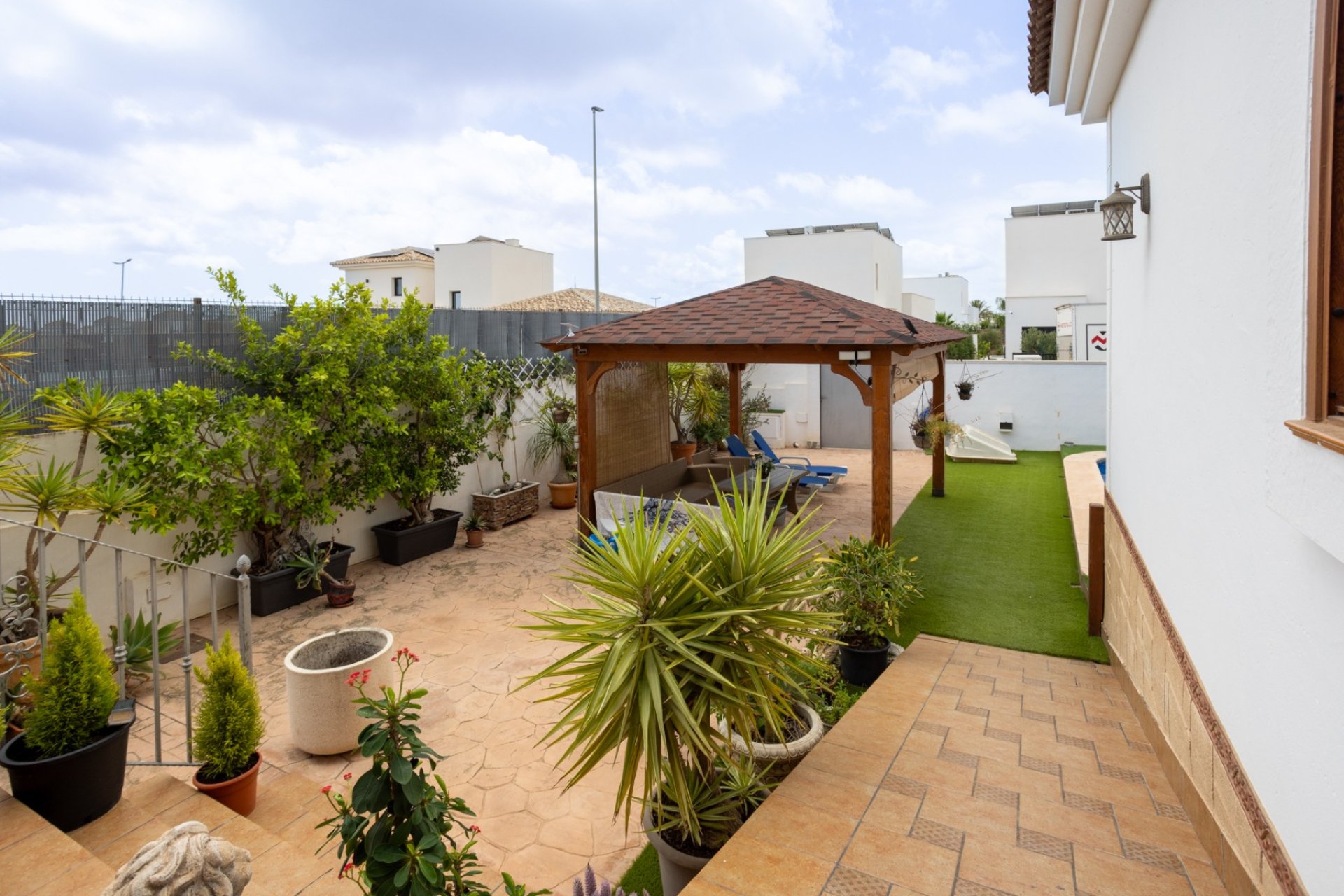 Reventa - Villa -
Los Montesinos - La Herrada