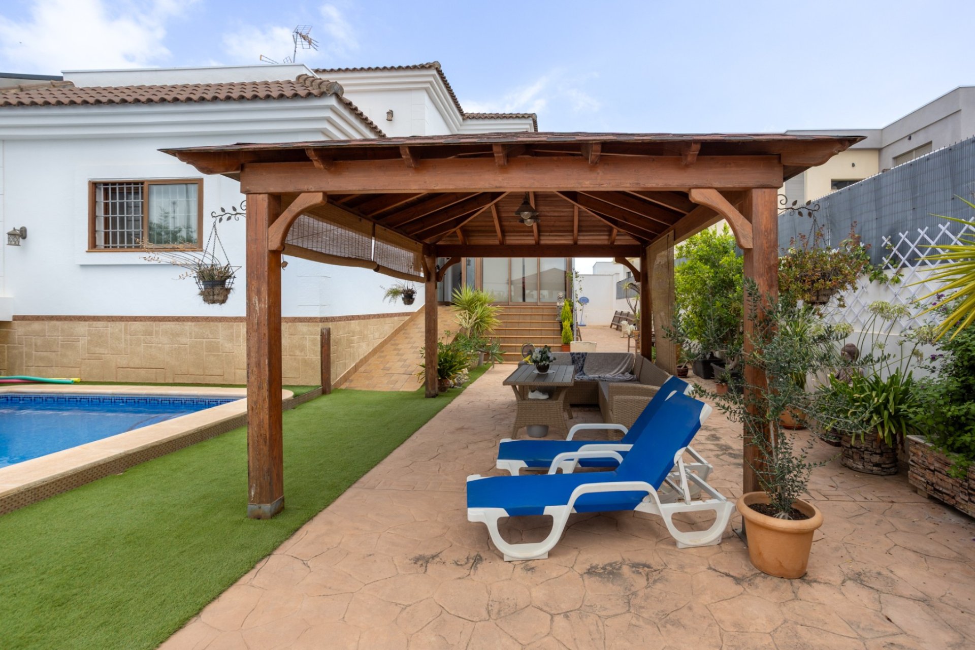 Reventa - Villa -
Los Montesinos - La Herrada