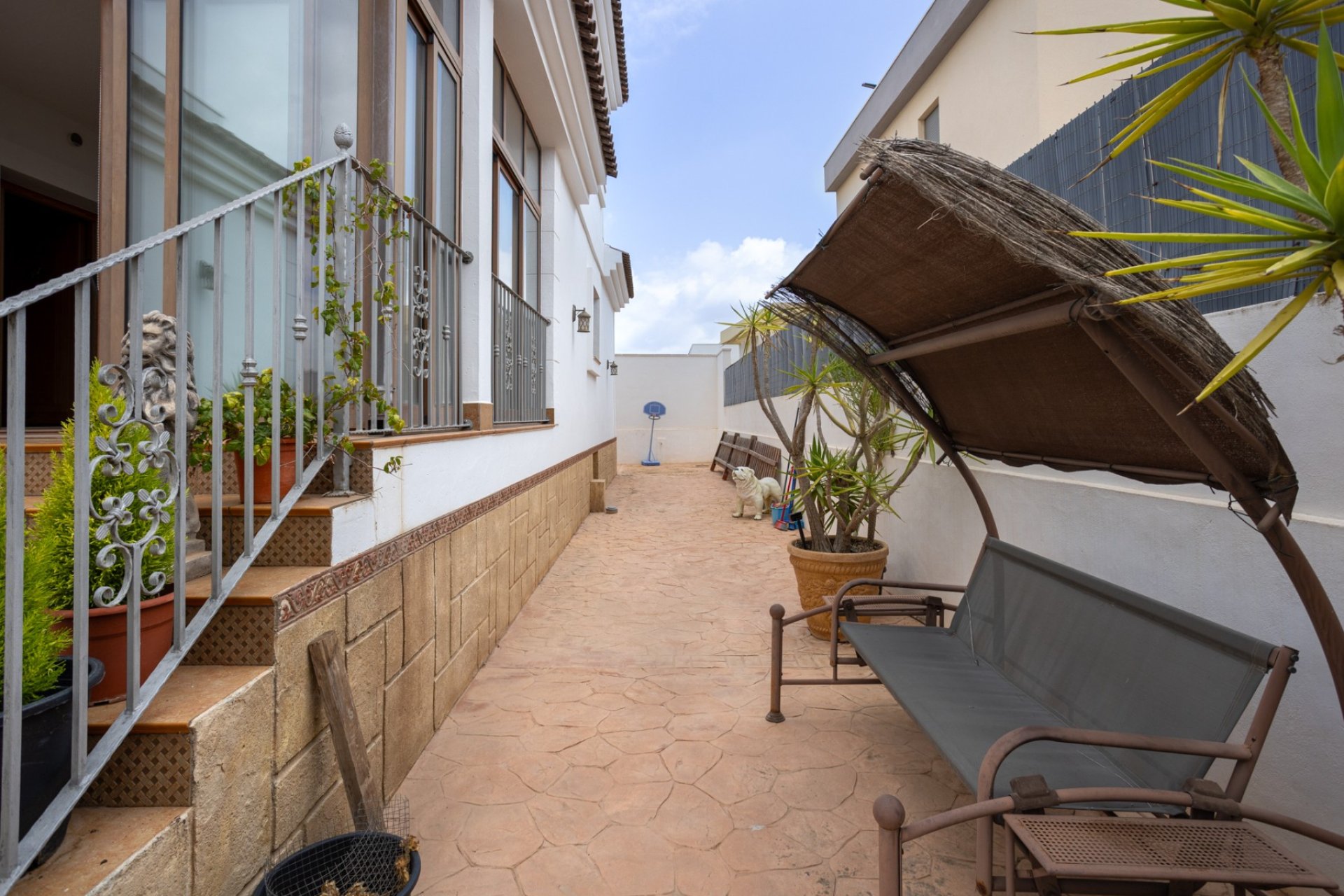 Reventa - Villa -
Los Montesinos - La Herrada
