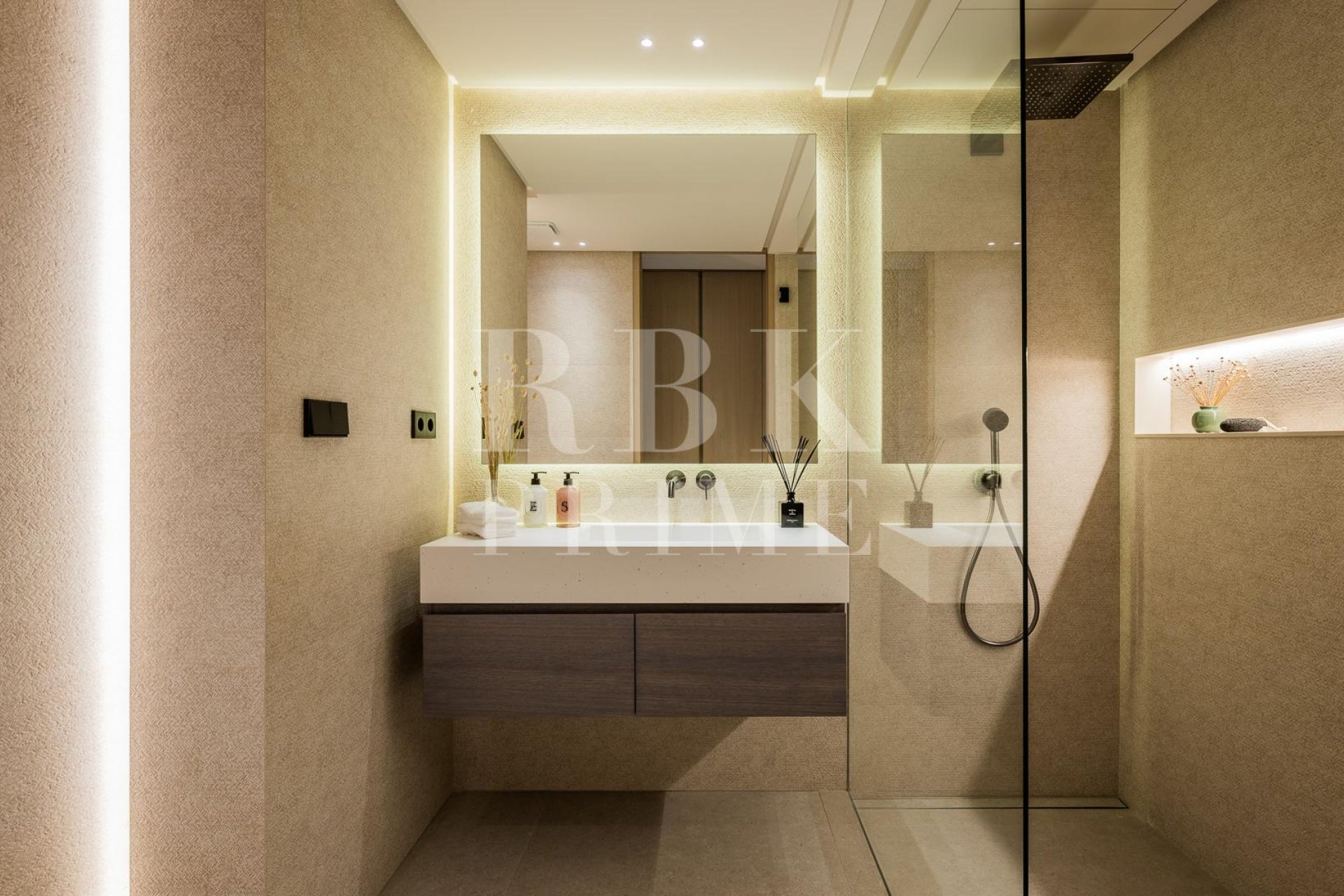 Reventa - Villa -
Malaga - Nueva Andalucía