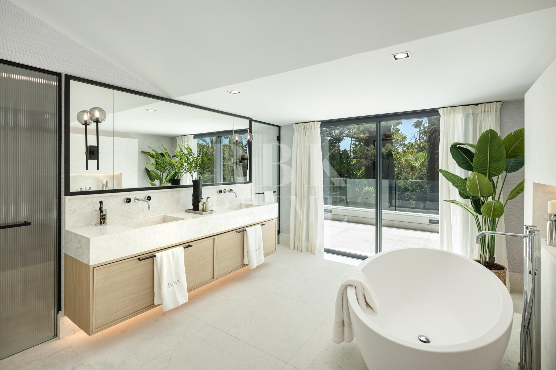 Reventa - Villa -
Malaga - Nueva Andalucía
