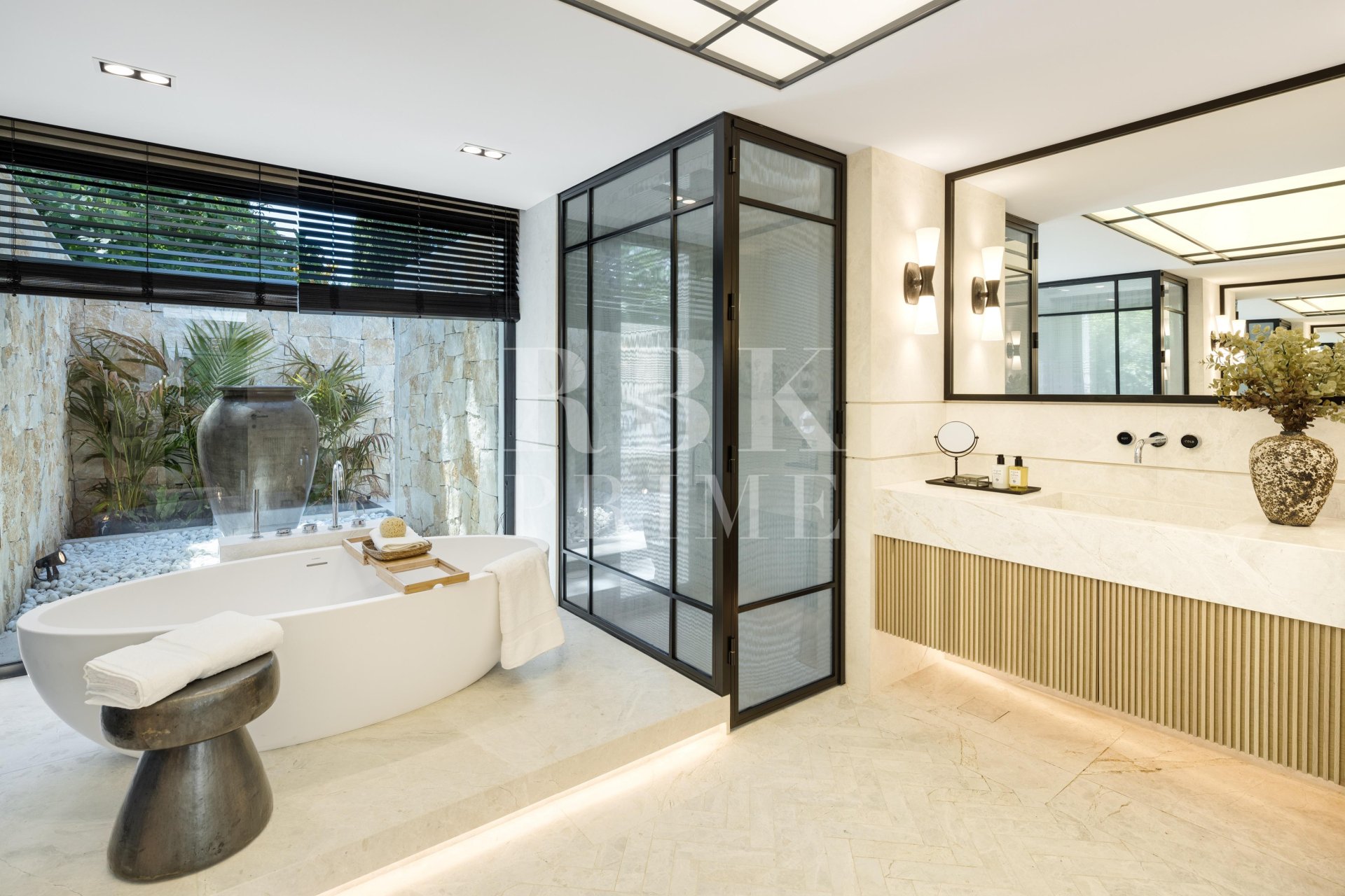 Reventa - Villa -
Malaga - Nueva Andalucía