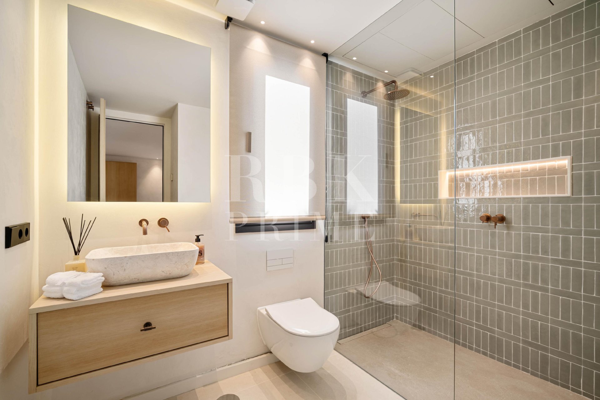 Reventa - Villa -
Malaga - Nueva Andalucía