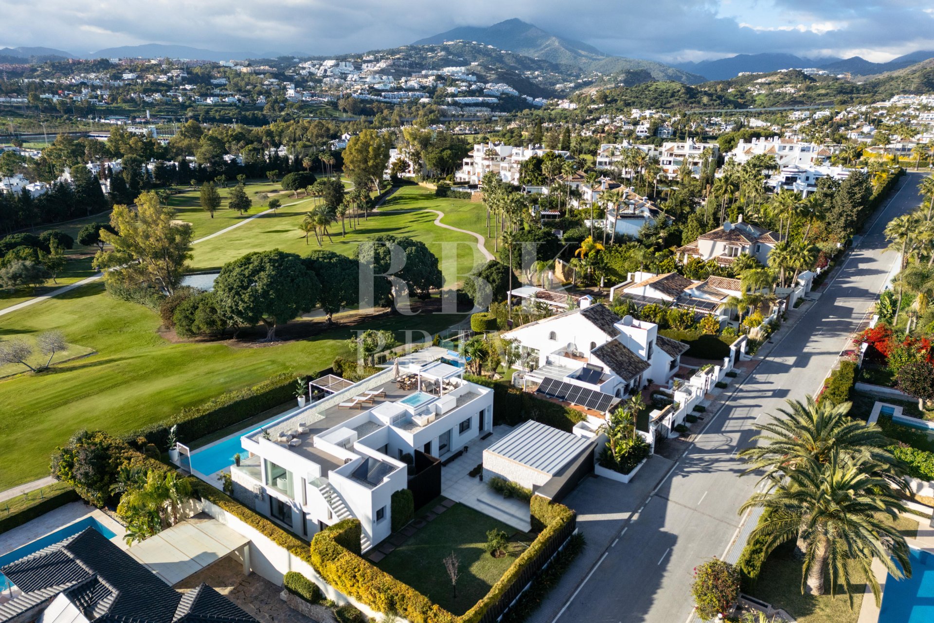 Reventa - Villa -
Malaga - Nueva Andalucía