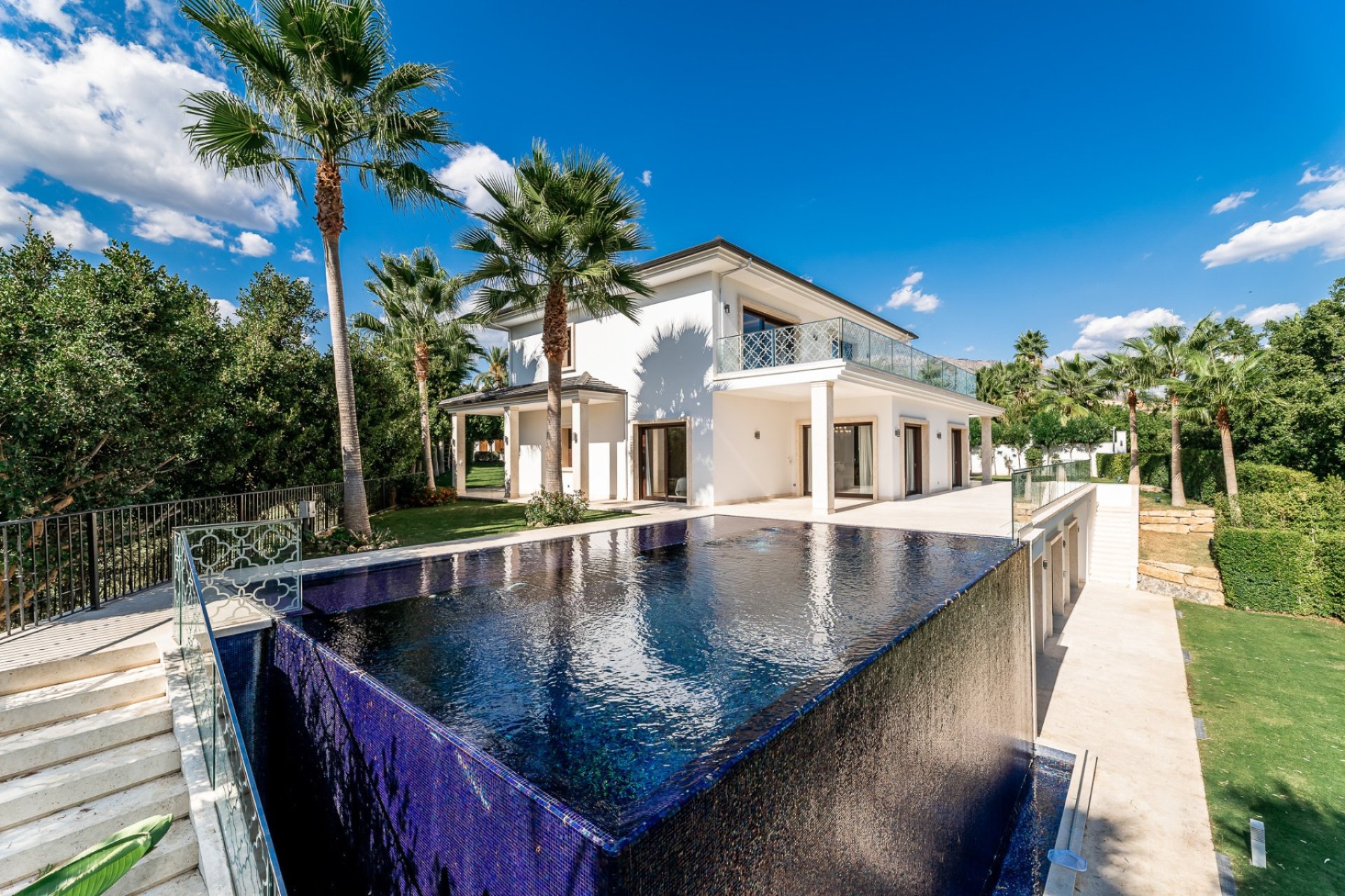 Reventa - Villa -
Marbella - Nueva Andalucía