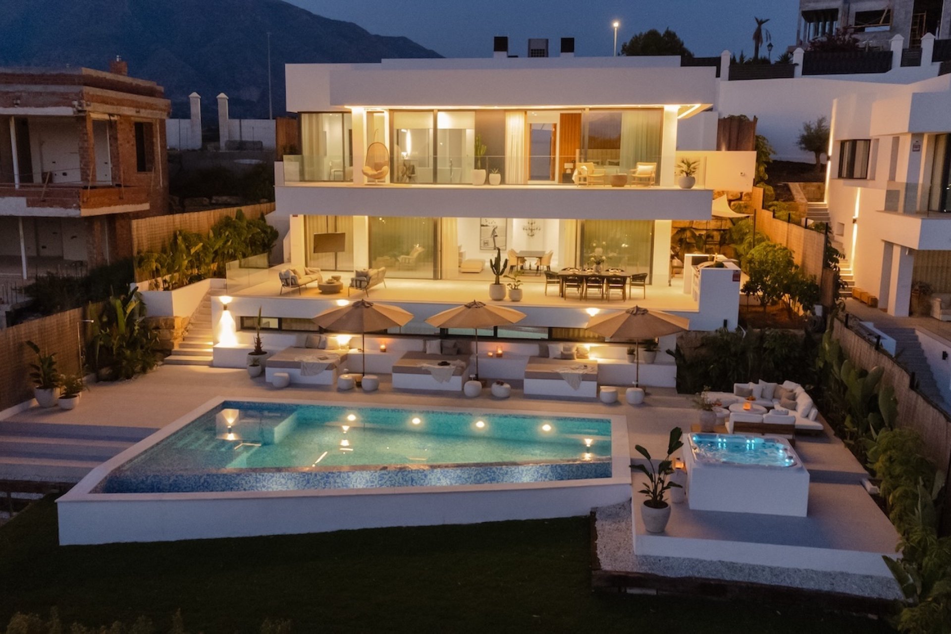 Reventa - Villa -
Marbella - Nueva Andalucía