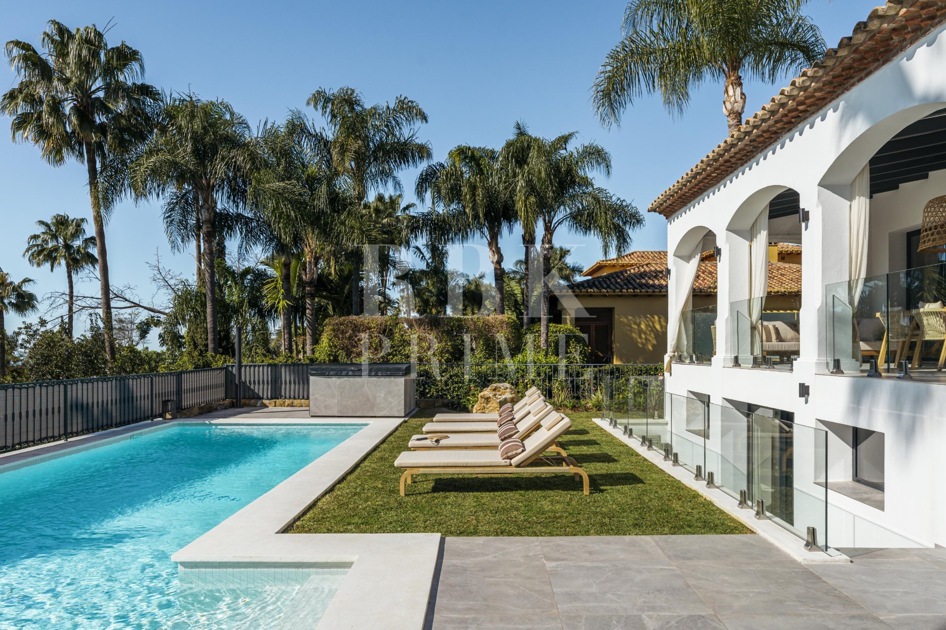 Reventa - Villa -
Marbella