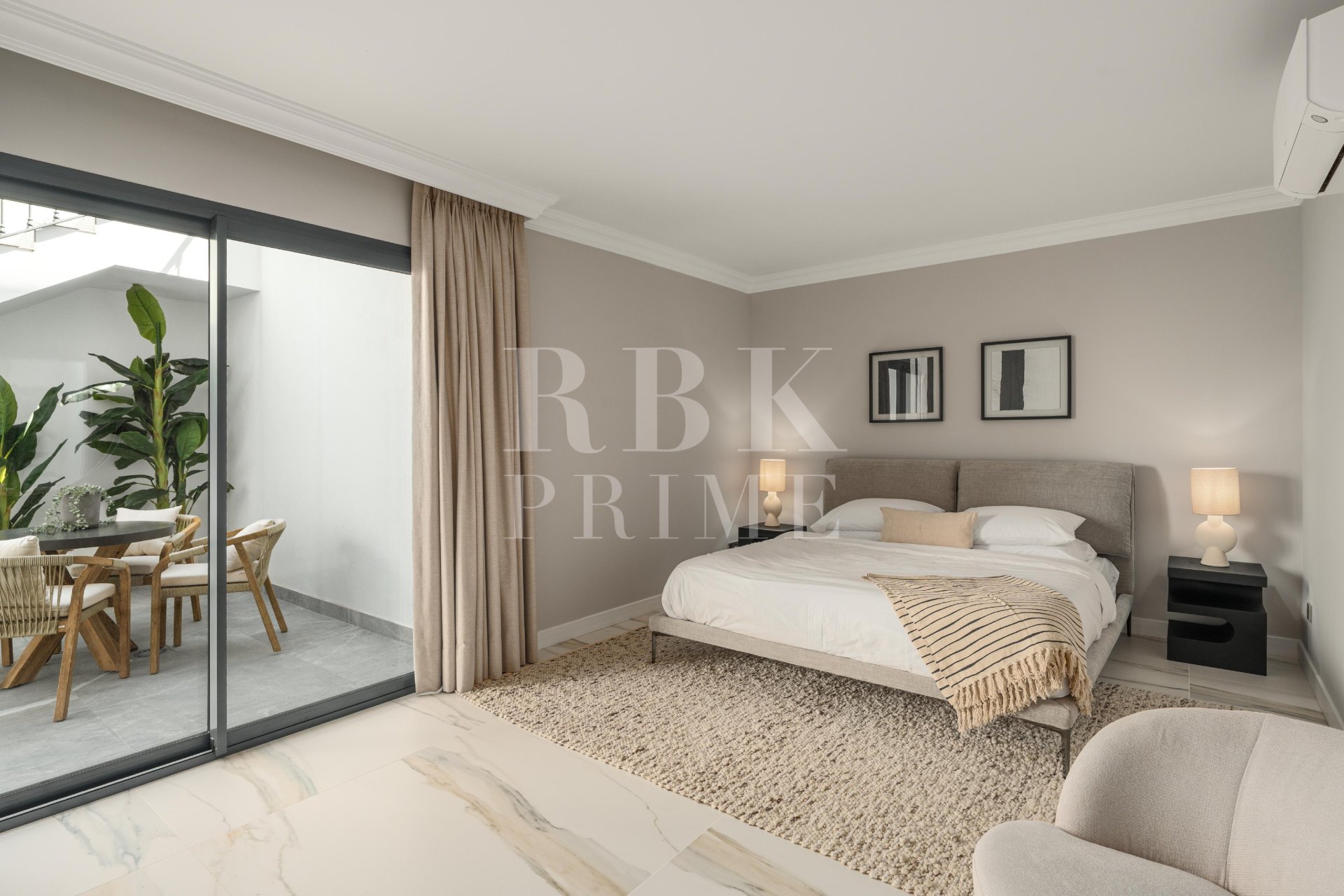 Reventa - Villa -
Marbella