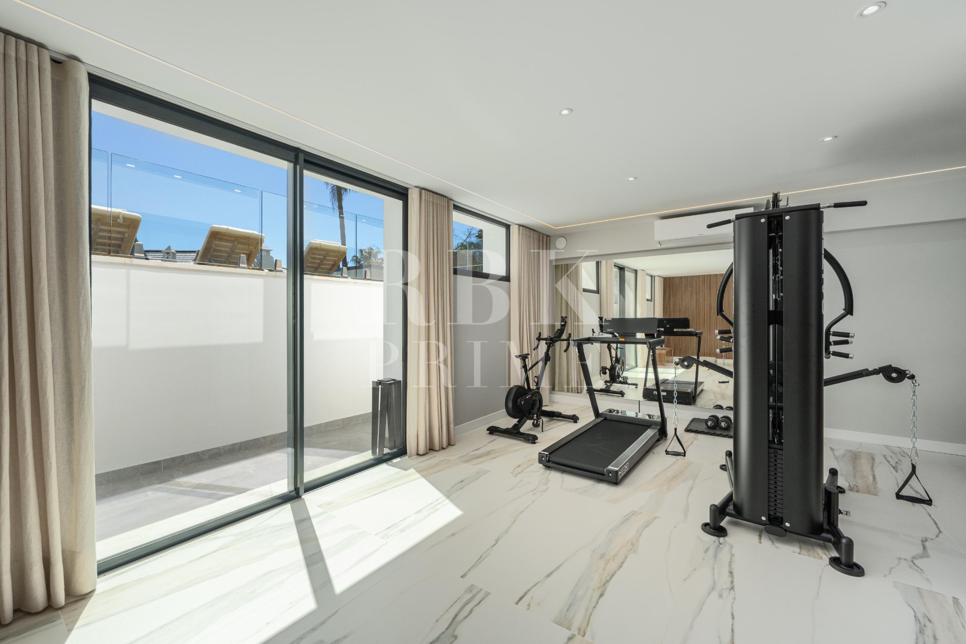 Reventa - Villa -
Marbella