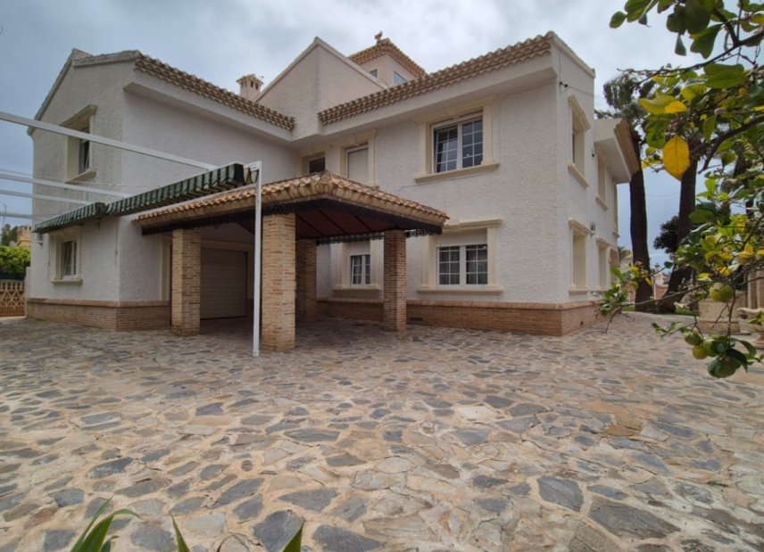 Reventa - Villa -
Orihuela - Costa Blanca