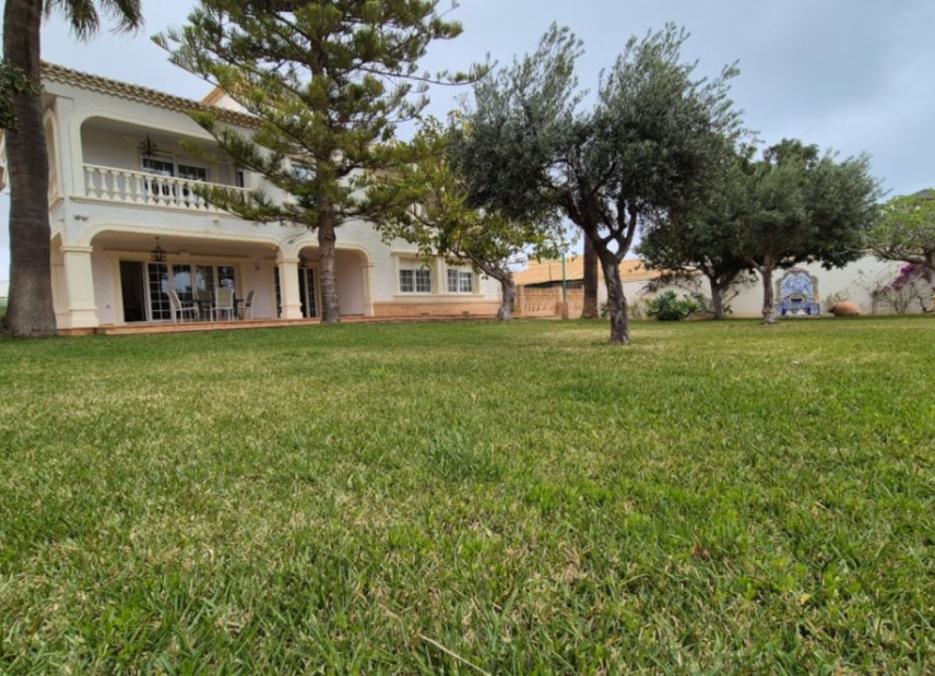 Reventa - Villa -
Orihuela - Costa Blanca