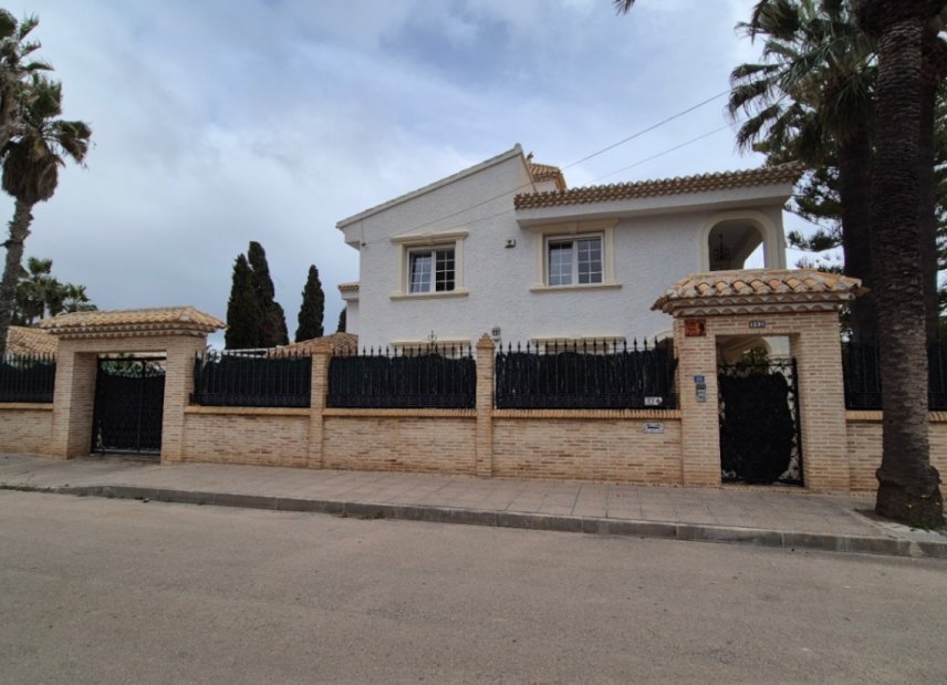 Reventa - Villa -
Orihuela - Costa Blanca