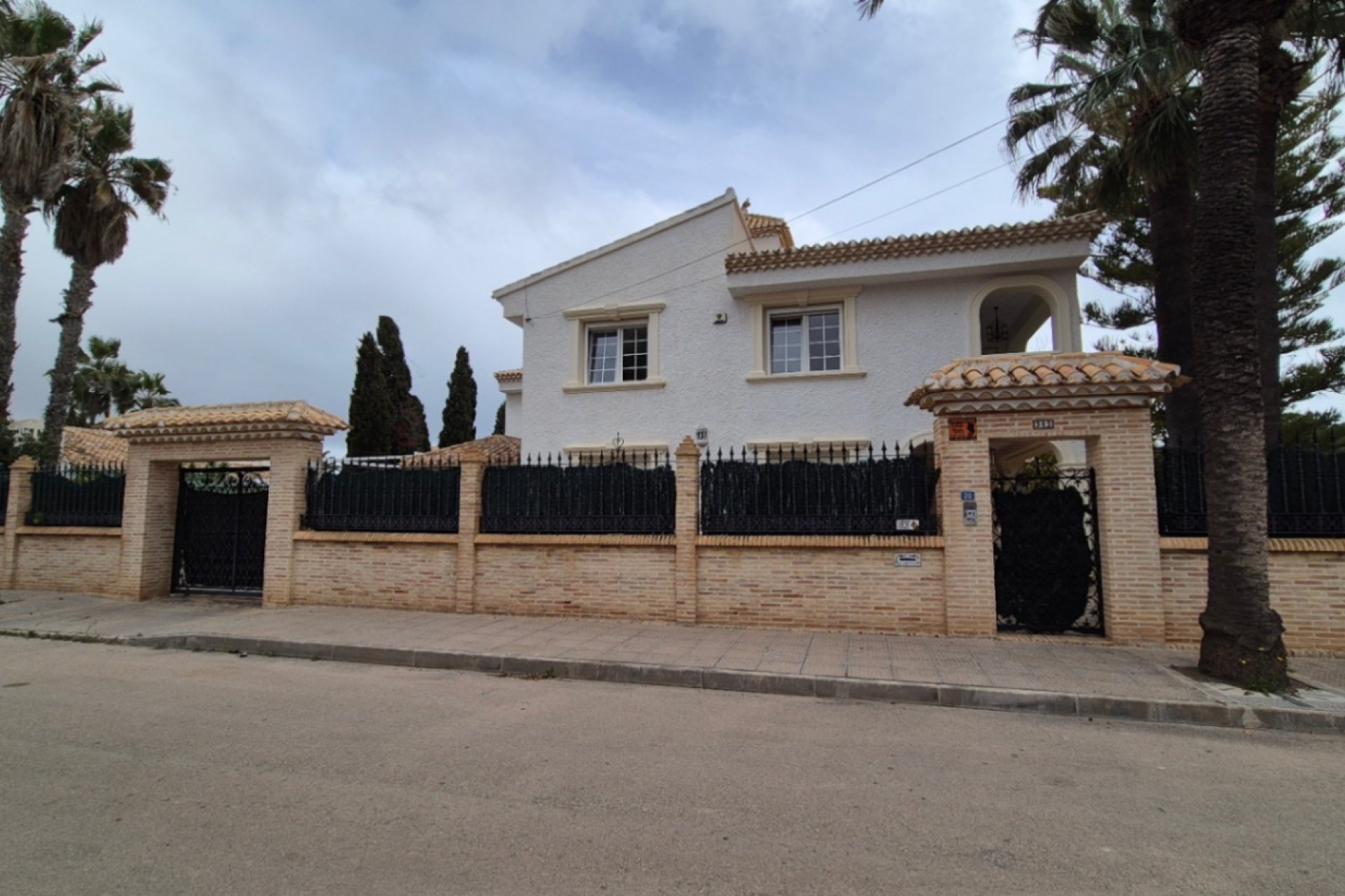 Reventa - Villa -
Orihuela - Costa Blanca