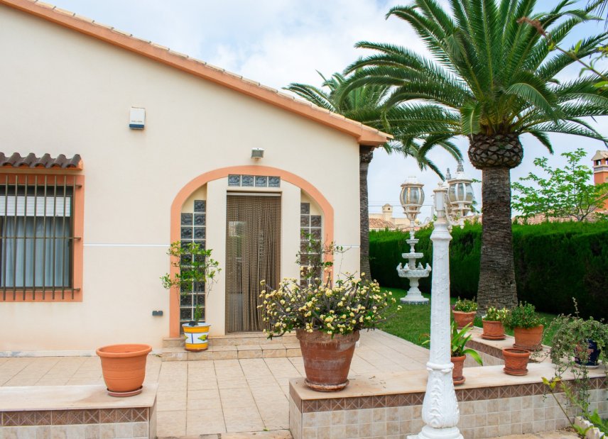 Reventa - Villa -
Orihuela Costa - Cabo Roig