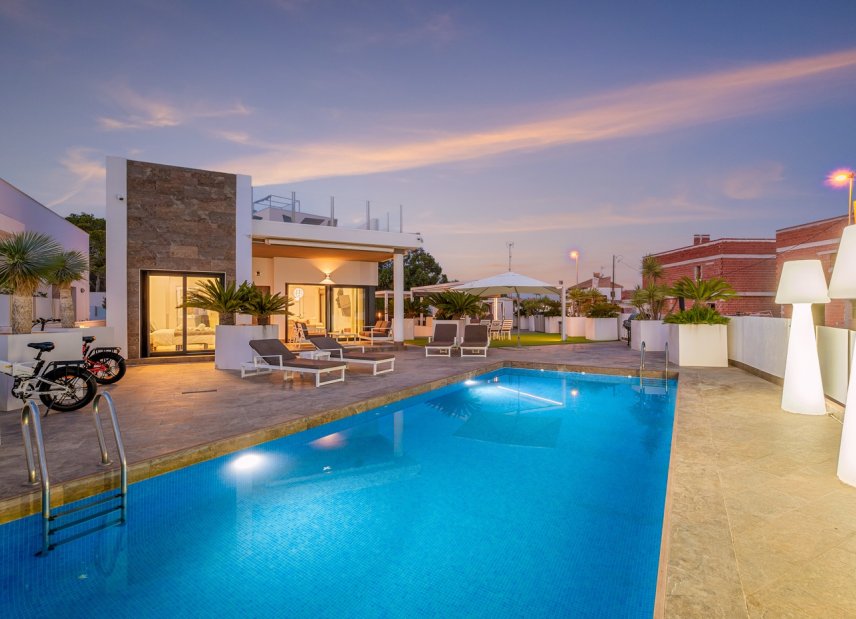 Reventa - Villa -
Orihuela Costa - Villamartín