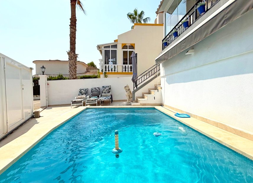 Reventa - Villa -
Orihuela Costa - Villamartín