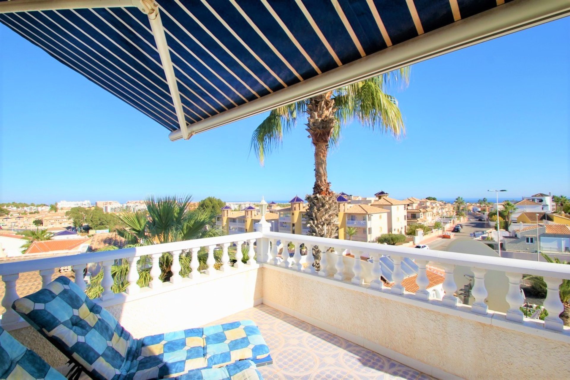 Reventa - Villa -
Orihuela Costa - Villamartín