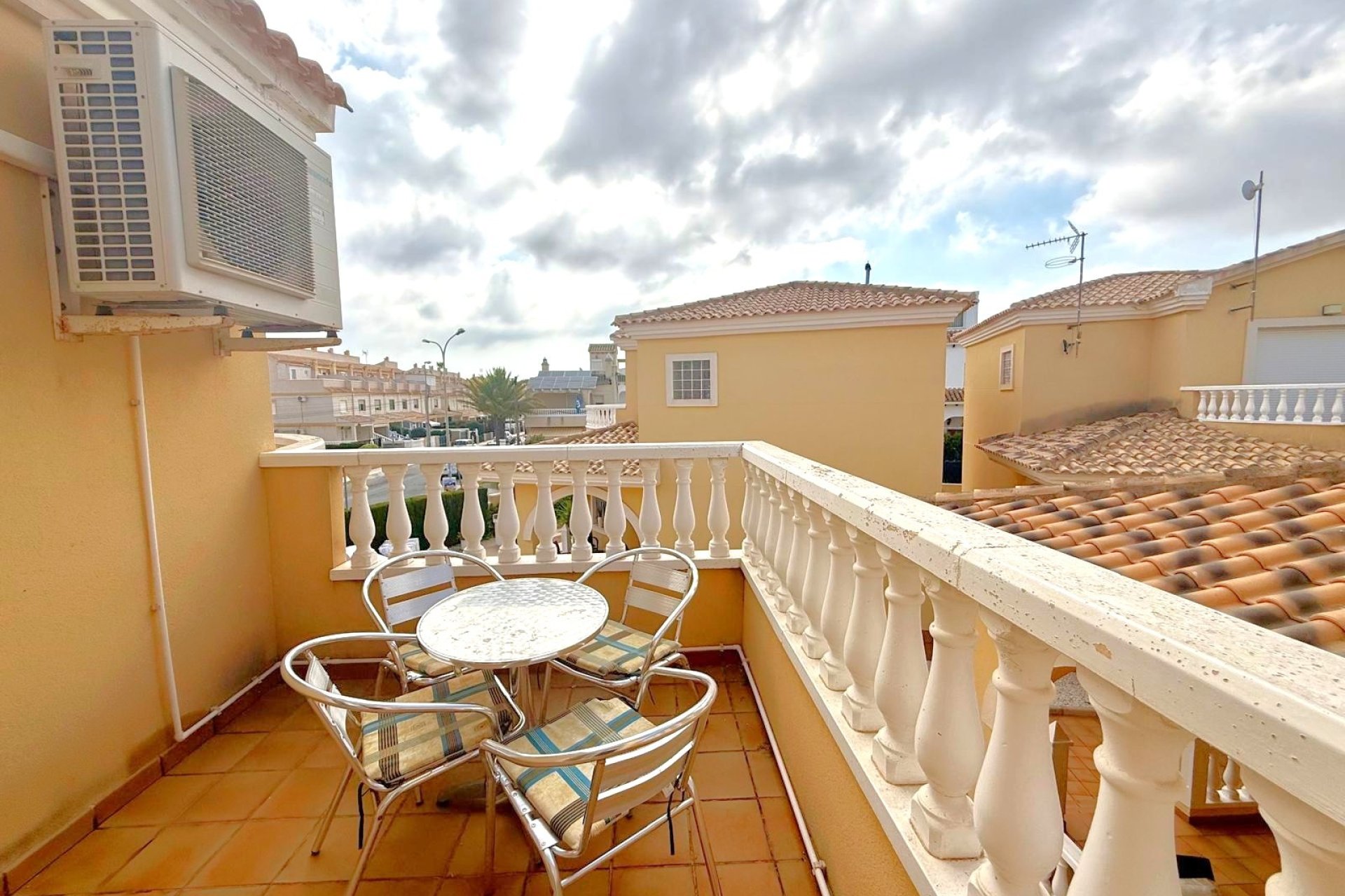 Reventa - Villa -
Orihuela Costa - Villamartín